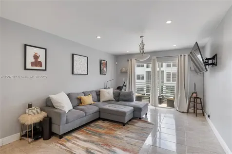 1461 S Ocean Boulevard Lauderdale By The Sea FL 33062