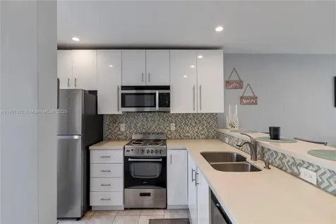 1461 S Ocean Boulevard Lauderdale By The Sea FL 33062