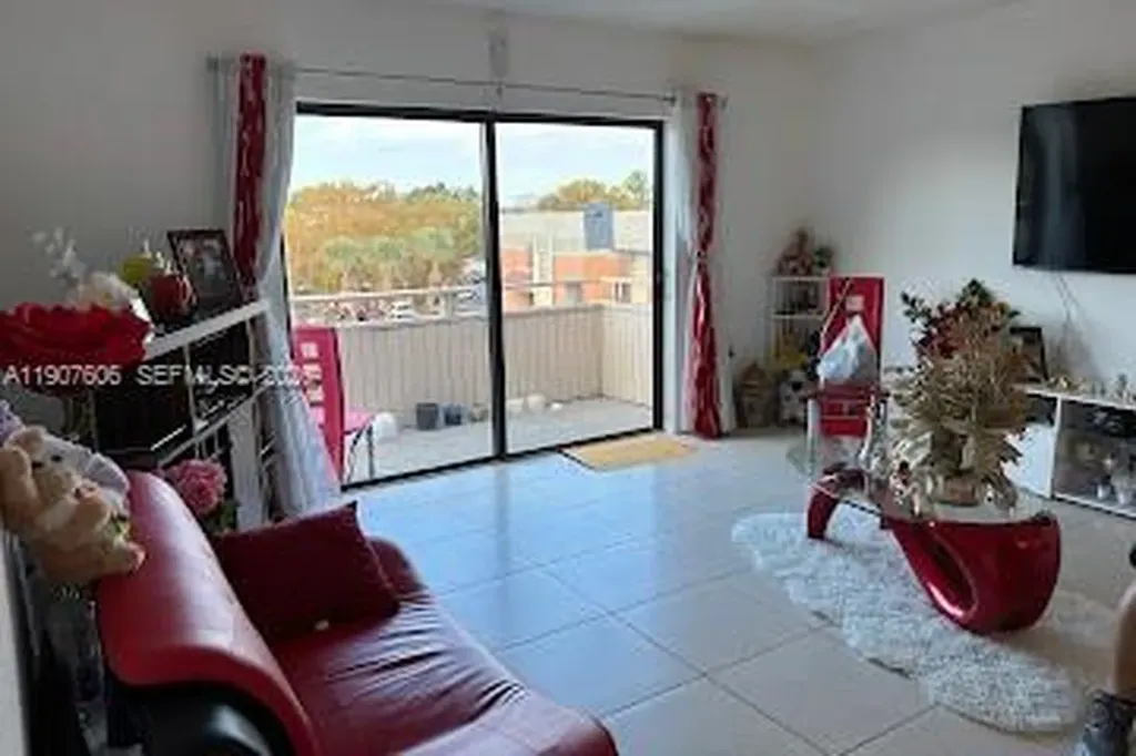 17600 NW 68th Avenue Hialeah FL 33015