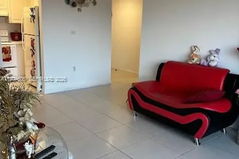 17600 NW 68th Avenue Hialeah FL 33015