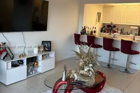 17600 NW 68th Avenue Hialeah FL 33015
