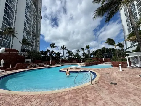 18201 Collins Avenue Sunny Isles Beach FL 33160