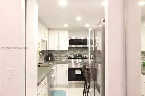5005 Collins Avenue Miami Beach FL 33140
