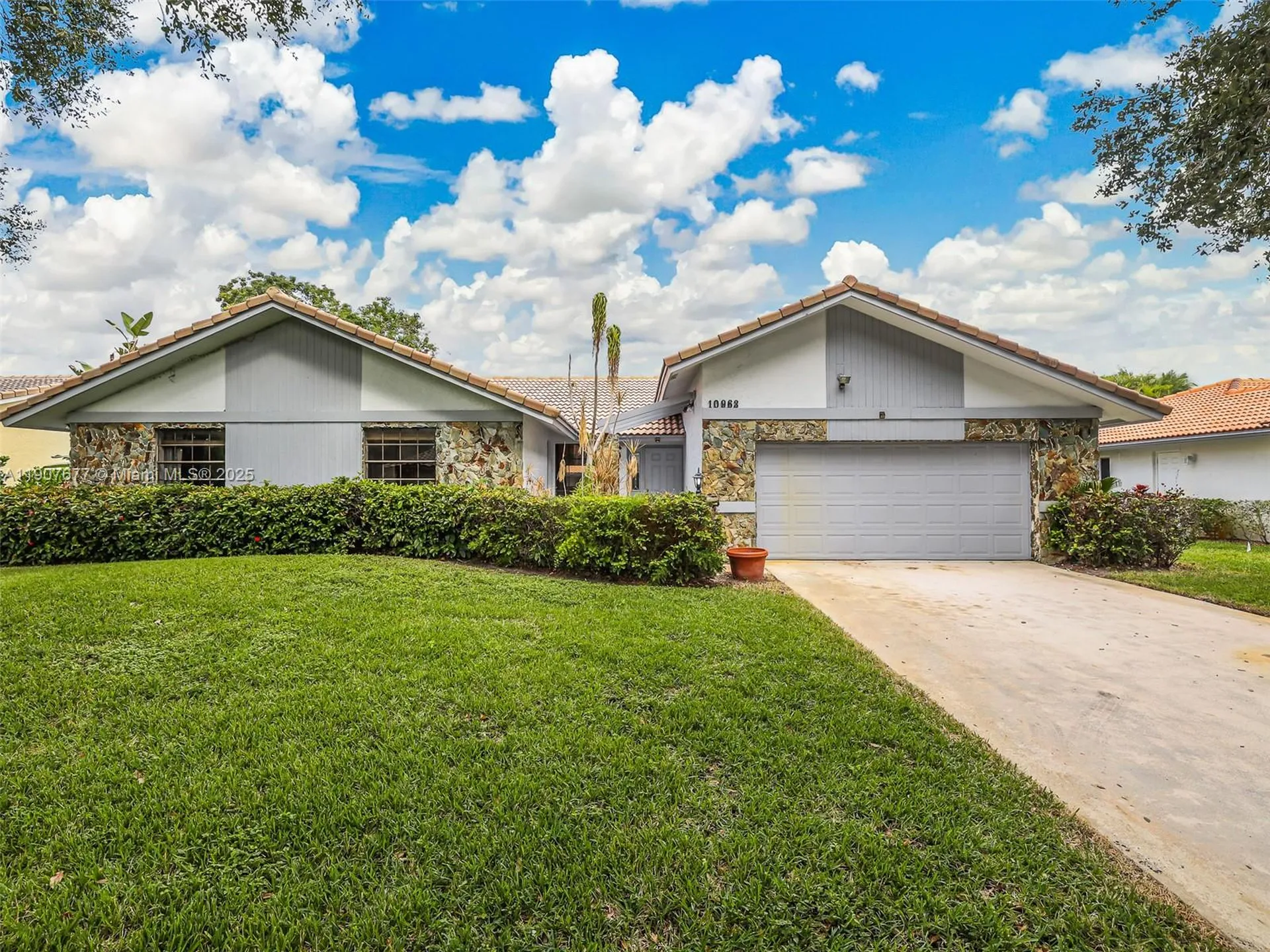 10963 NW 12th Manor Coral Springs FL 33071