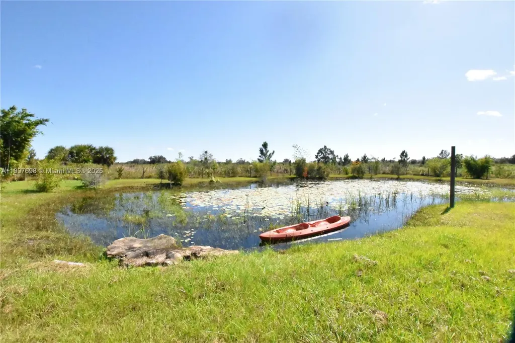 18036 NW 272 Okeechobee FL 34972