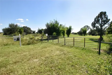 18036 NW 272 Okeechobee FL 34972