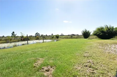18036 NW 272 Okeechobee FL 34972