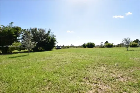 18036 NW 272 Okeechobee FL 34972
