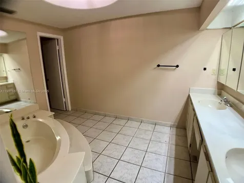 15167 Montrose Road Miami Lakes FL 33016
