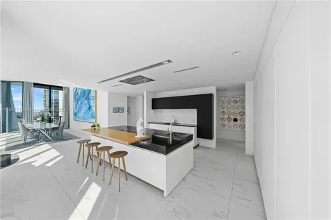 1000 Biscayne Boulevard Miami FL 33132