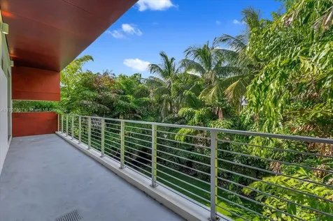 7830 Atlantic Way Miami Beach FL 33141