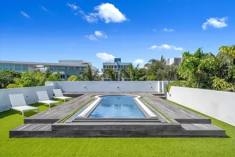 7830 Atlantic Way Miami Beach FL 33141