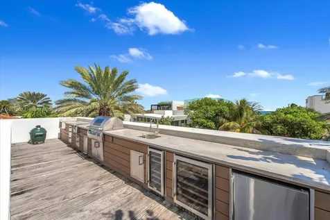 7830 Atlantic Way Miami Beach FL 33141