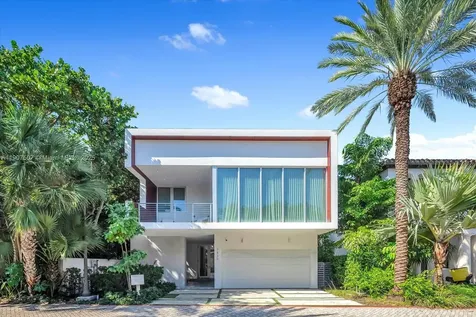7830 Atlantic Way Miami Beach FL 33141