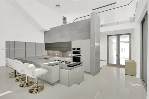 7830 Atlantic Way Miami Beach FL 33141