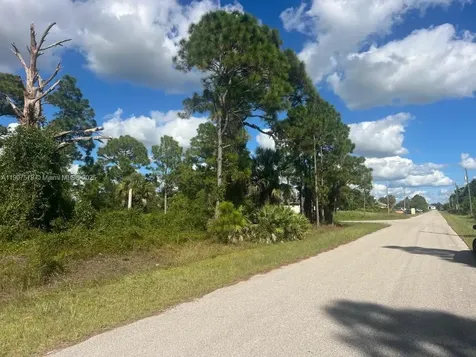 521 Roosevelt Avenue Lehigh Acres FL 33936
