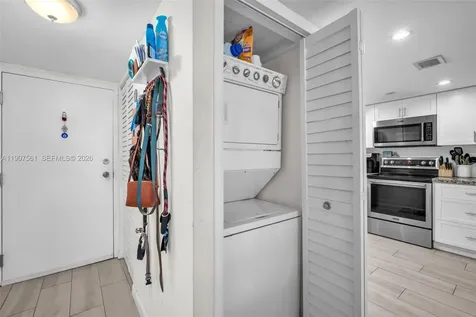2600 Collins Avenue Miami Beach FL 33140