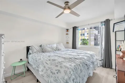 2600 Collins Avenue Miami Beach FL 33140