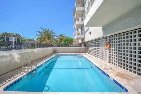2600 Collins Avenue Miami Beach FL 33140