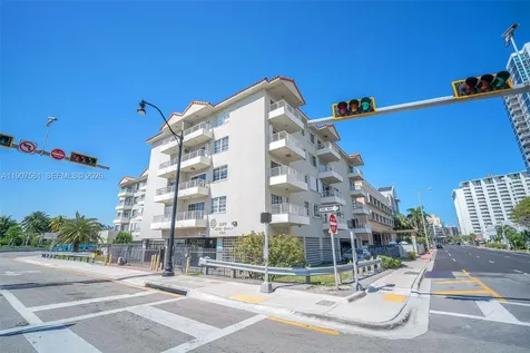 2600 Collins Avenue Miami Beach FL 33140