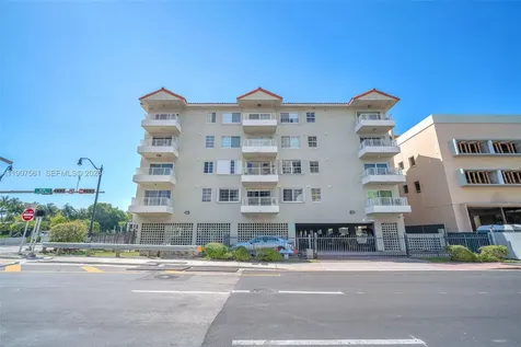 2600 Collins Avenue Miami Beach FL 33140