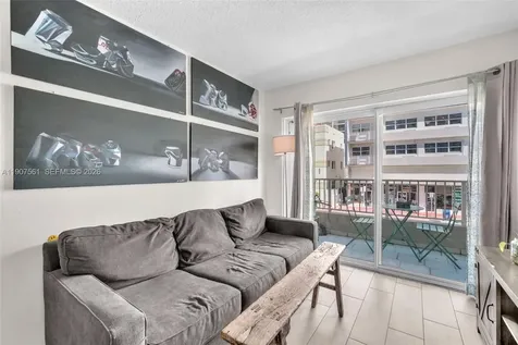 2600 Collins Avenue Miami Beach FL 33140