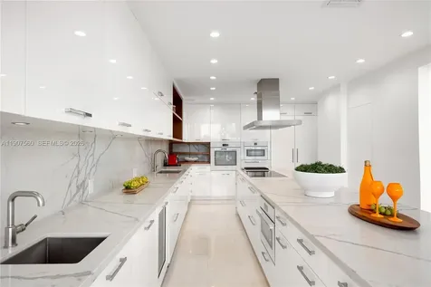 1925 Brickell Avenue Miami FL 33129