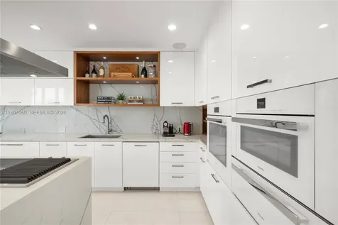 1925 Brickell Avenue Miami FL 33129