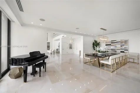 1925 Brickell Avenue Miami FL 33129