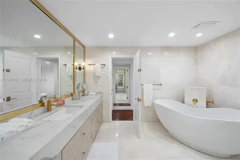 1925 Brickell Avenue Miami FL 33129