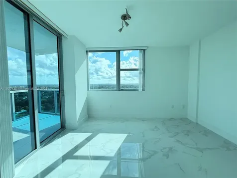 2641 N Flamingo Road Sunrise FL 33323