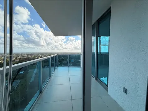 2641 N Flamingo Road Sunrise FL 33323