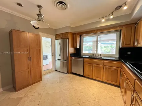 2001 N 41st Avenue Hollywood FL 33021