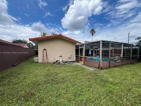 2001 N 41st Avenue Hollywood FL 33021