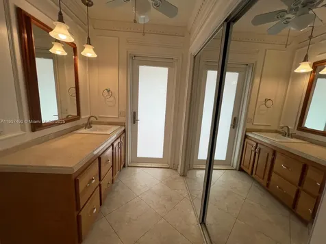 2001 N 41st Avenue Hollywood FL 33021