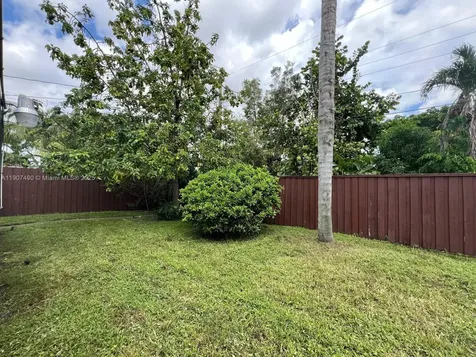 2001 N 41st Avenue Hollywood FL 33021