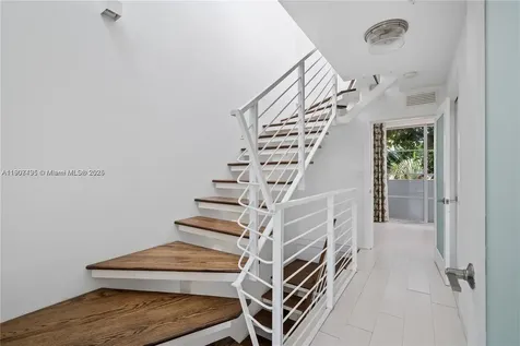 1600 Michigan Avenue Miami Beach FL 33139