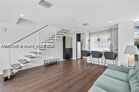 1600 Michigan Avenue Miami Beach FL 33139