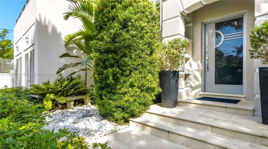 4805 Cherokee Avenue Miami Beach FL 33140