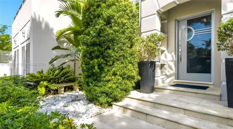 4805 Cherokee Avenue Miami Beach FL 33140