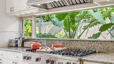 4805 Cherokee Avenue Miami Beach FL 33140