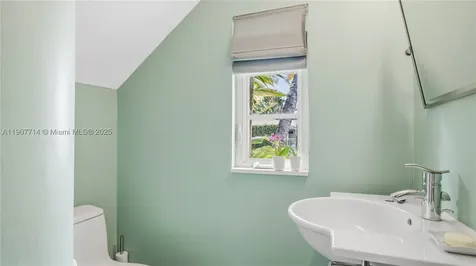 4805 Cherokee Avenue Miami Beach FL 33140