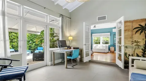 4805 Cherokee Avenue Miami Beach FL 33140