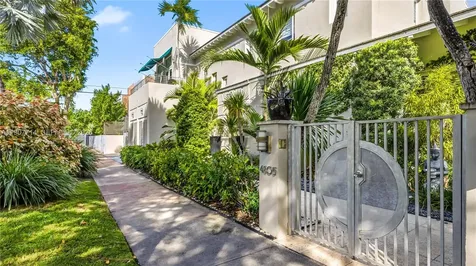 4805 Cherokee Avenue Miami Beach FL 33140