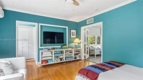 4805 Cherokee Avenue Miami Beach FL 33140