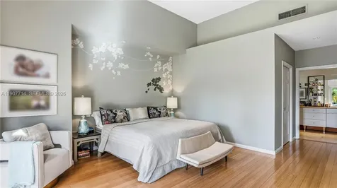 4805 Cherokee Avenue Miami Beach FL 33140
