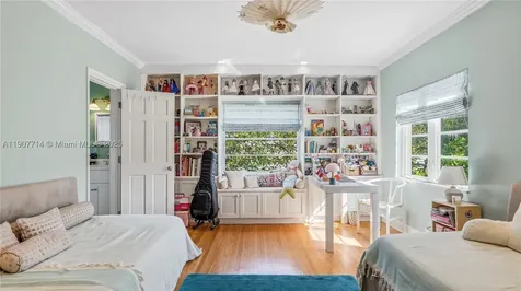 4805 Cherokee Avenue Miami Beach FL 33140