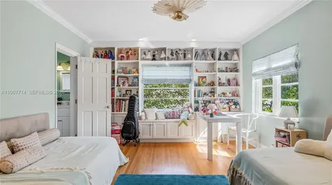 4805 Cherokee Avenue Miami Beach FL 33140
