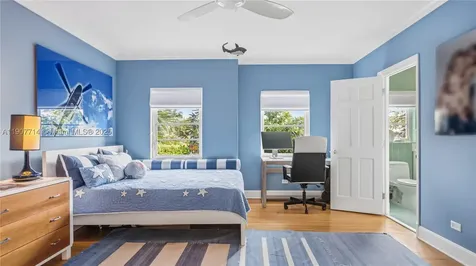 4805 Cherokee Avenue Miami Beach FL 33140