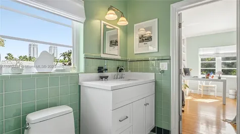 4805 Cherokee Avenue Miami Beach FL 33140
